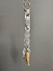 Three fishes pendant