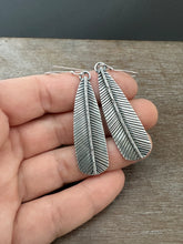 Load image into Gallery viewer, Stamped silver feather earrings
