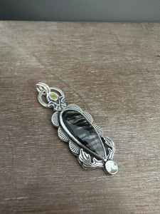 Hypersthene pendant