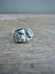 Hippocampus ring - size 7.25