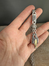Load image into Gallery viewer, Three fishes pendant
