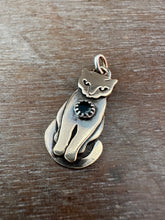 Load image into Gallery viewer, Bronze Kitty pet with Onyx
