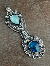 Load image into Gallery viewer, Angel with Aquamarine and Apatite

