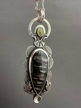 Load image into Gallery viewer, Hypersthene pendant
