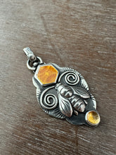 Load image into Gallery viewer, Bee pendant 2
