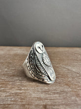 Load image into Gallery viewer, Eye owl ring size 10.5
