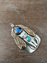 Load image into Gallery viewer, Silver cat with Angel Wings
