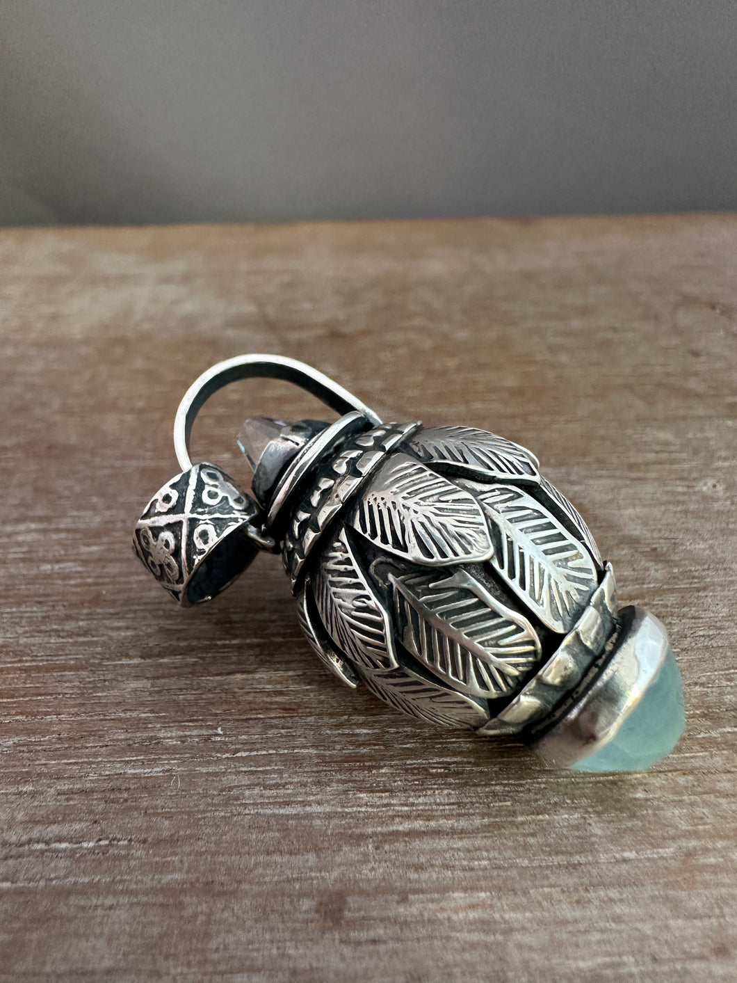 Dragon egg with Aquamarine and a vintage crystal