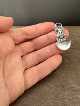 Load image into Gallery viewer, Mysterious Woman Pendant
