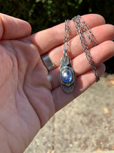 Load image into Gallery viewer, Blue kyanite pendent
