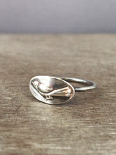 Load image into Gallery viewer, delicate sterling silver Bird ring
