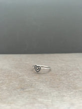 Load image into Gallery viewer, Ornate Silver heart ring
