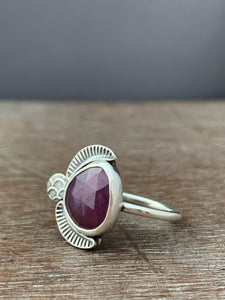 Dark Pink sapphire with textured accents size 8