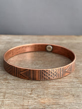 Load image into Gallery viewer, Wide patterned copper bangle
