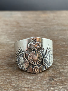 Large size 10 winged sacred symbol shield ring