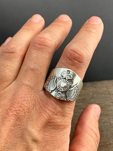 Large size 10 winged sacred symbol shield ring