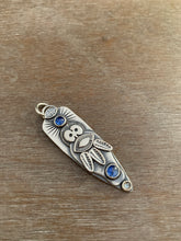 Load image into Gallery viewer, Owl pendant - kyanite and labradorite
