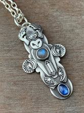 Load image into Gallery viewer, Owl pendant #5 - Labradorite and Kyanite
