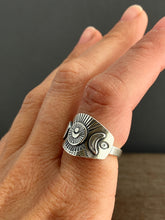 Load image into Gallery viewer, Triple moon ring size 8
