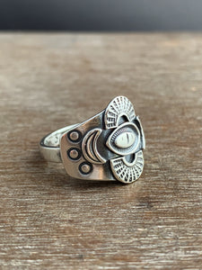 Medium size 7 eye sacred symbol shield ring