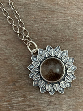 Load image into Gallery viewer, Included quartz medallion
