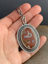 Load image into Gallery viewer, Tee pee canyon agate medallion
