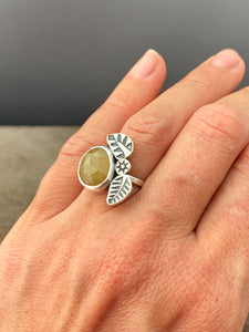 Yellow sapphire with leaf accents size 8