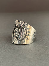Load image into Gallery viewer, Medium Size 7.5 twin moon shield ring
