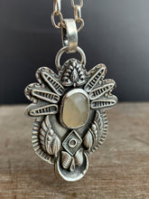 Load image into Gallery viewer, Moonstone elaborate pendant
