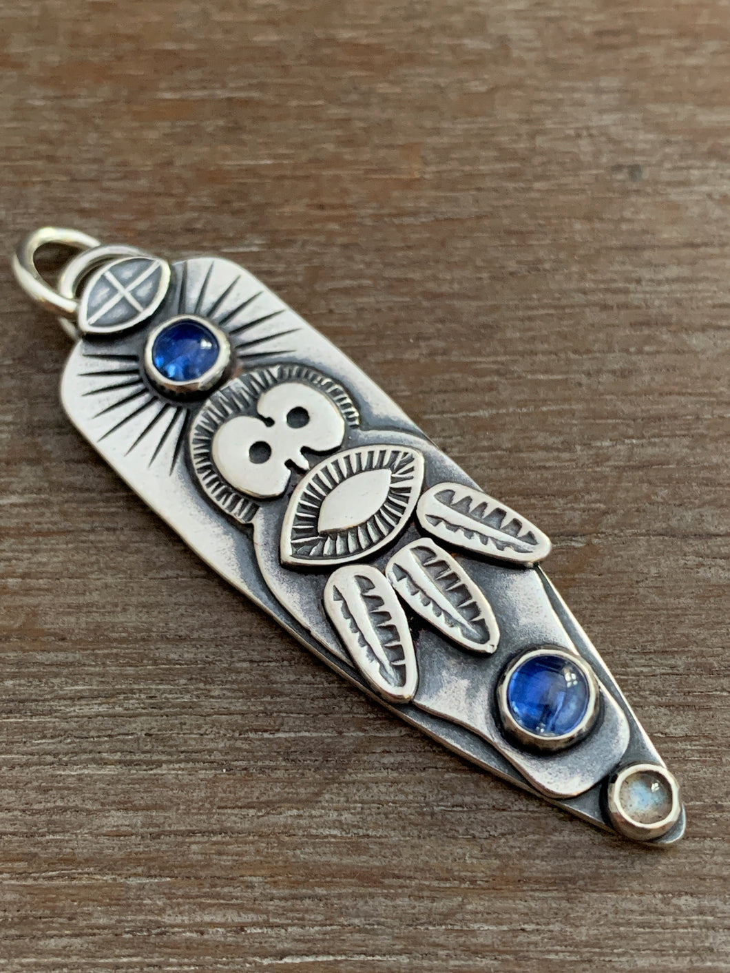 Owl pendant - kyanite and labradorite