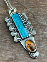 Load image into Gallery viewer, Apatite and Montana agate medallion
