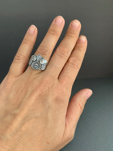 Small size 6 oak leaf and moon shield ring