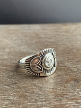 Load image into Gallery viewer, Medium size 8 swirl symbol shield ring
