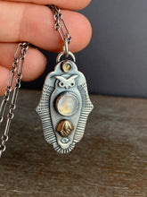 Load image into Gallery viewer, Owl pendant - moonstone and labradorite
