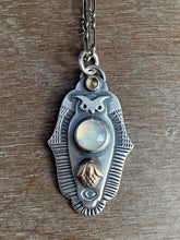 Load image into Gallery viewer, Owl pendant - moonstone and labradorite
