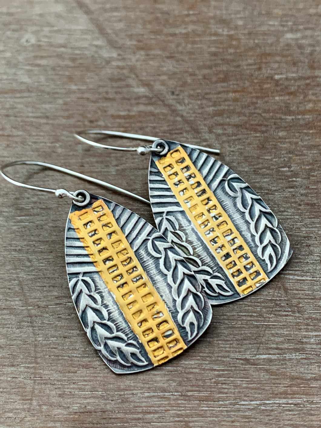 Keum Boo Ladder Pattern Earrings