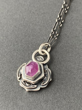Load image into Gallery viewer, Sapphire necklace
