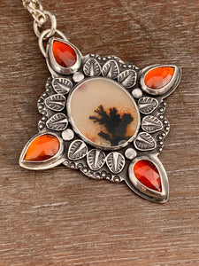 Dendritic agate and hessonite garnet medallion