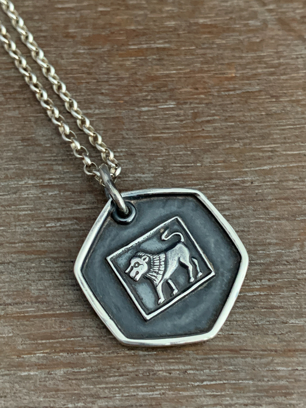 Sterling silver lion pendant