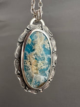 Load image into Gallery viewer, Feather ridge plume agate doublet pendant
