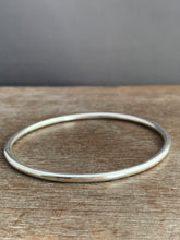 Load image into Gallery viewer, Sterling silver plain 8ga bangle

