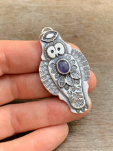 Load image into Gallery viewer, Owl pendant - tanzanite
