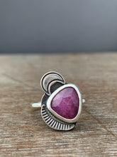 Load image into Gallery viewer, Pink sapphire with moon accent size 7.5
