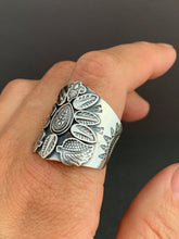 Load image into Gallery viewer, Large size 10 winged sacred symbol shield ring
