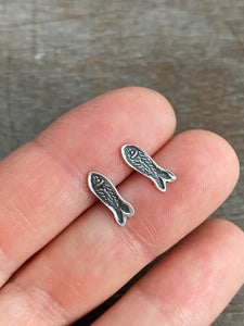 Fish stud earrings