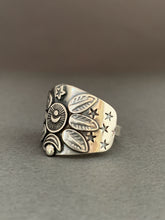Load image into Gallery viewer, Medium Size 9.5 moon, stars, and feathers shield ring

