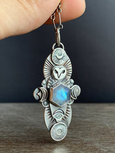 Load image into Gallery viewer, Owl pendant #1 - Moonstone
